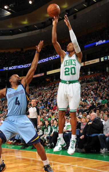 用一记凌空 用一记凌空