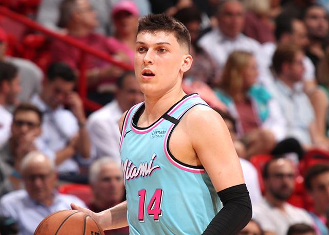 更为年轻且 更为年轻且