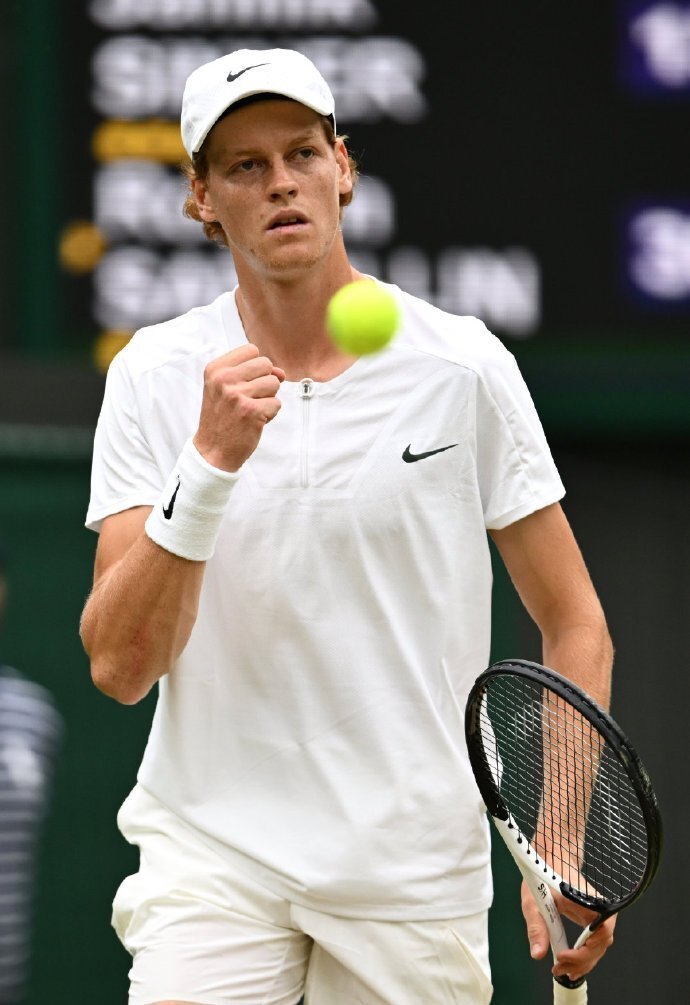 德天空：切尔西准备为西蒙斯提供一份为期六年的合同